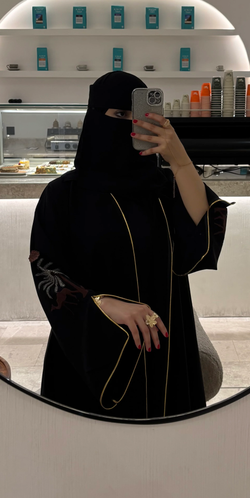 تسوقي عبايات أصيلة من جوهرة للعبايات - عبايات ملونة ورسمية وشتوية