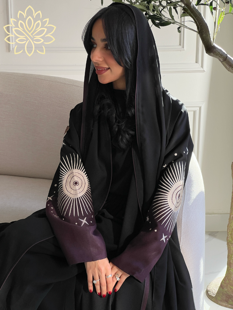 عباية شموخ أقمشة فاخرة وتصاميم مبتكرة من الجوهرة للعبايات