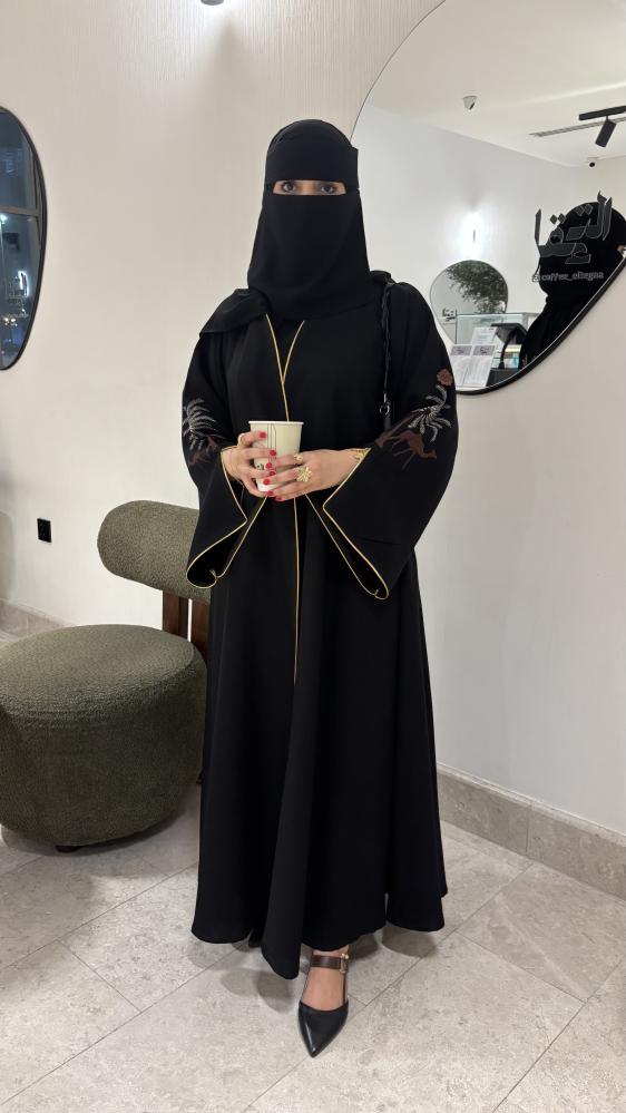 تسوقي عبايات أصيلة من جوهرة للعبايات - عبايات ملونة ورسمية وشتوية
