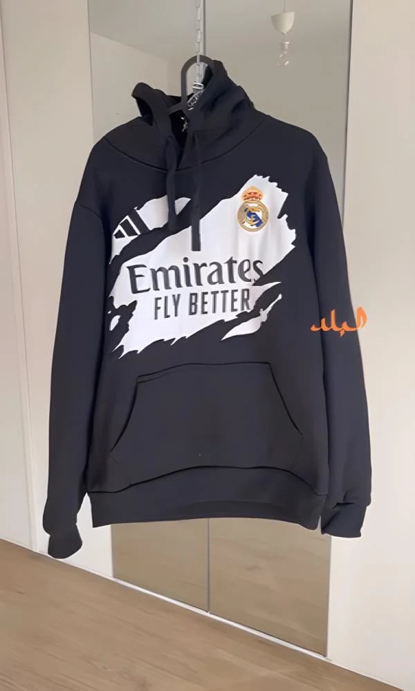 هودي ريال مدريد أسود مدمج بتيشيرت النادي الأبيض