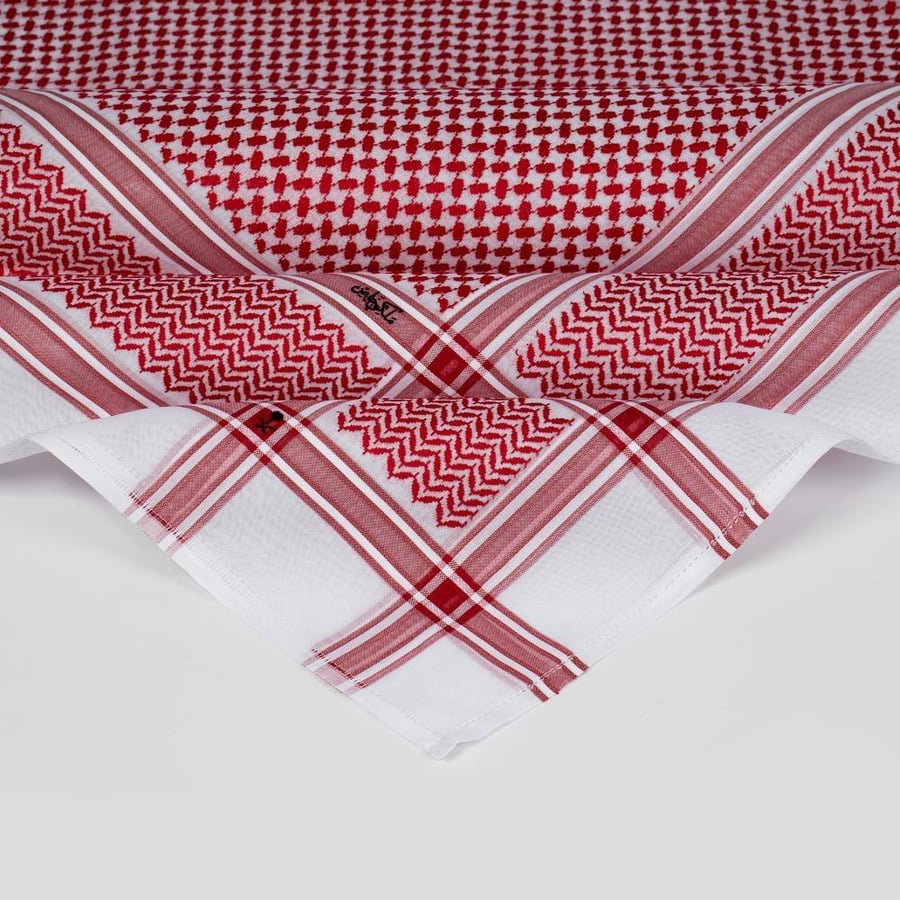 شماغ ملكي شبابي ختم ابيض + شماغ ملكي كلاسيك ختم اسود