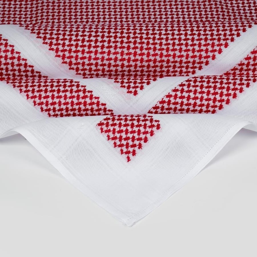 شماغ ملكي شبابي ختم ابيض + شماغ ملكي كلاسيك ختم اسود