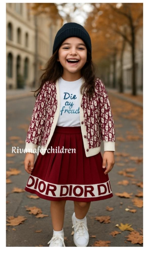 Girls' winter suit of four pieces (hat + skirt + long-sleeve inner blouse + jacket)