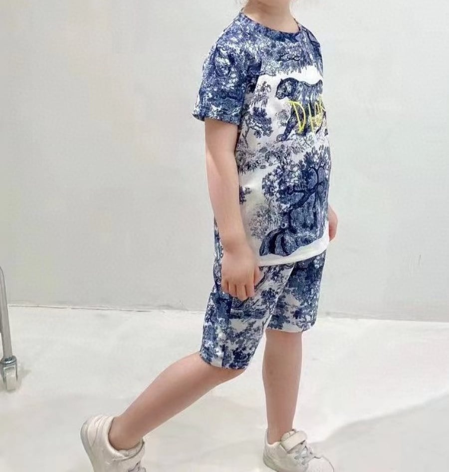 Two-piece shorts set
