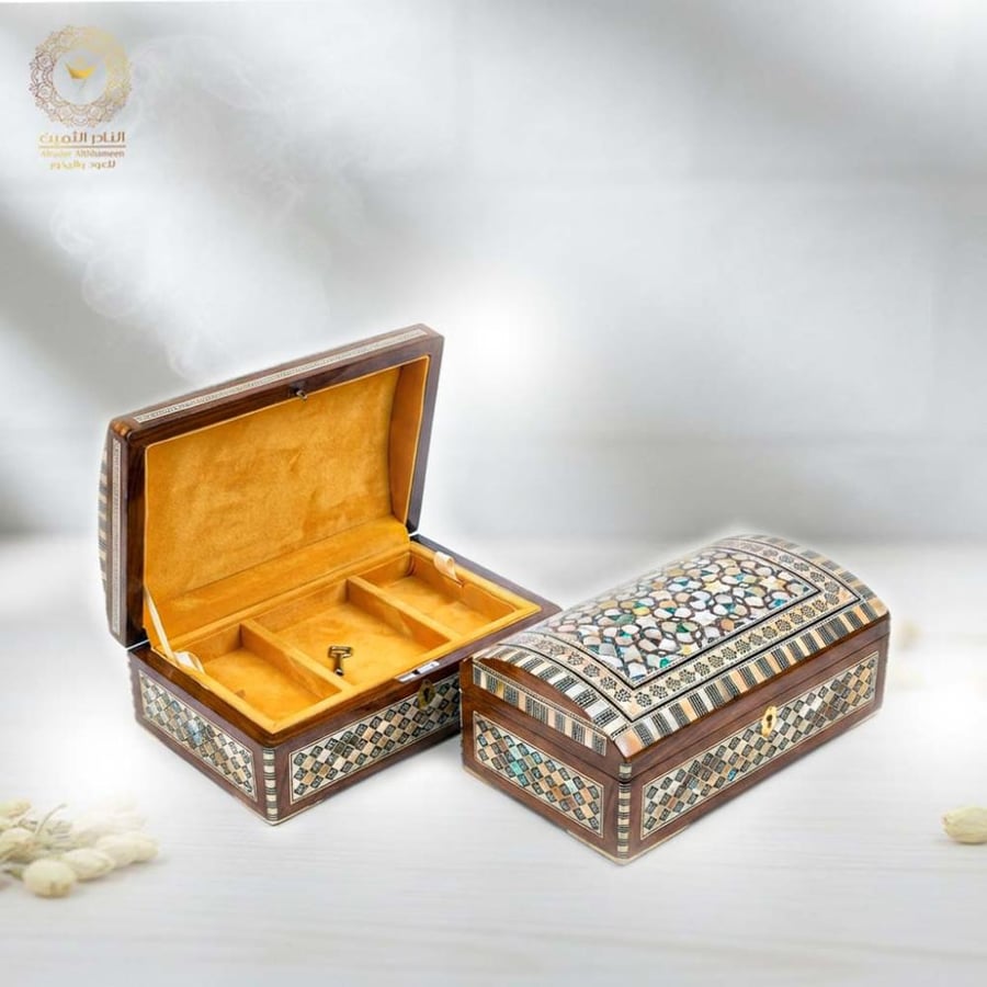 صندوق صدف حجم كبير بمفتاح