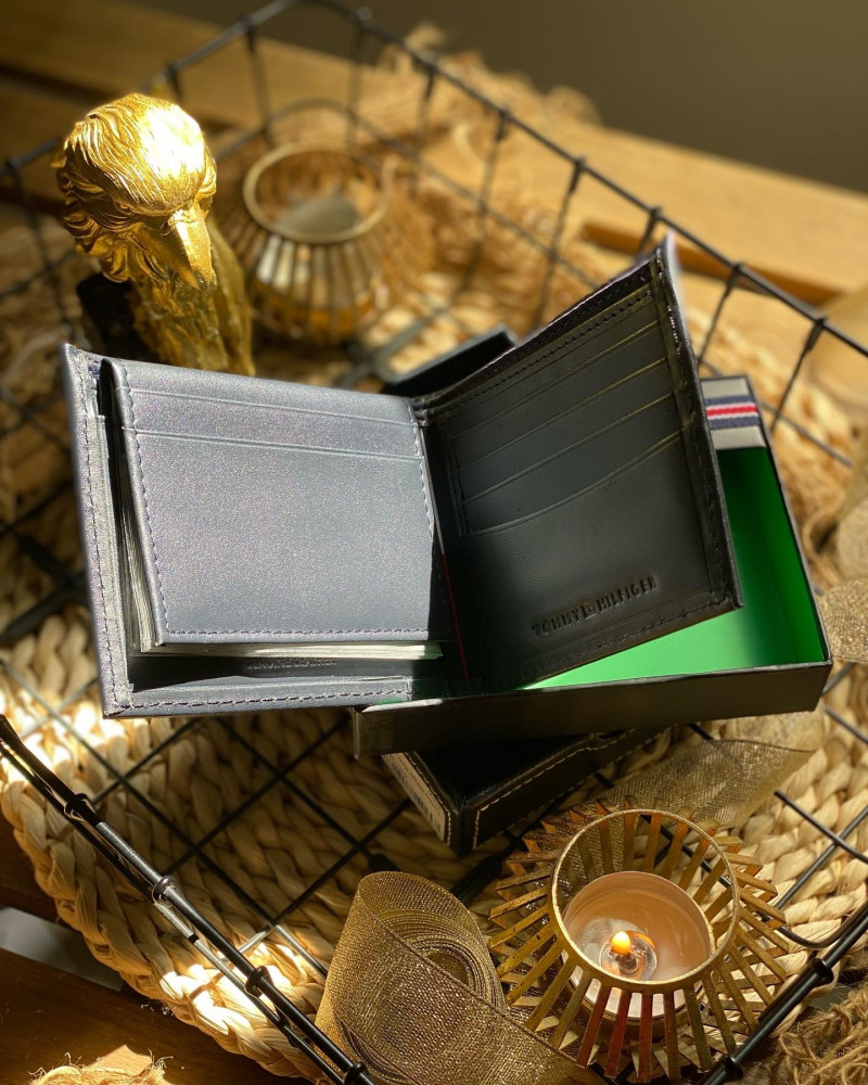 بوك تومي