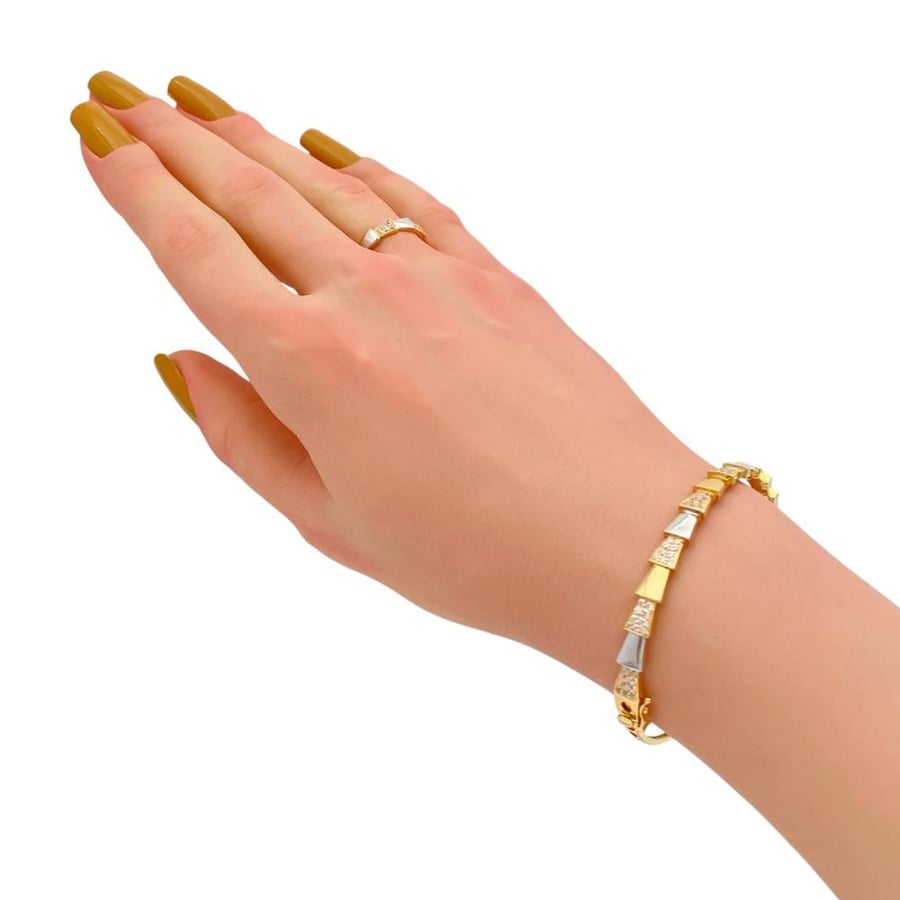 21 karat gold bracelet and ring, weight 8.5 grams