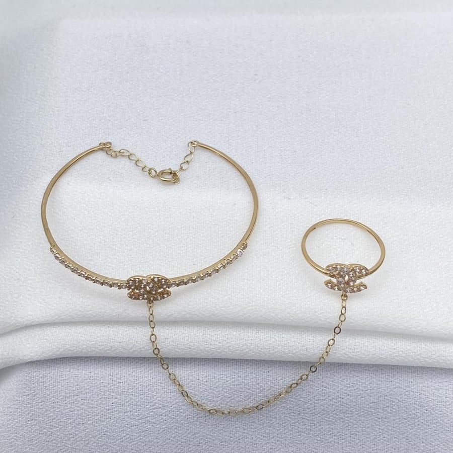 Children's bracelet and ring, 18 karat gold, weight 2.12 grams