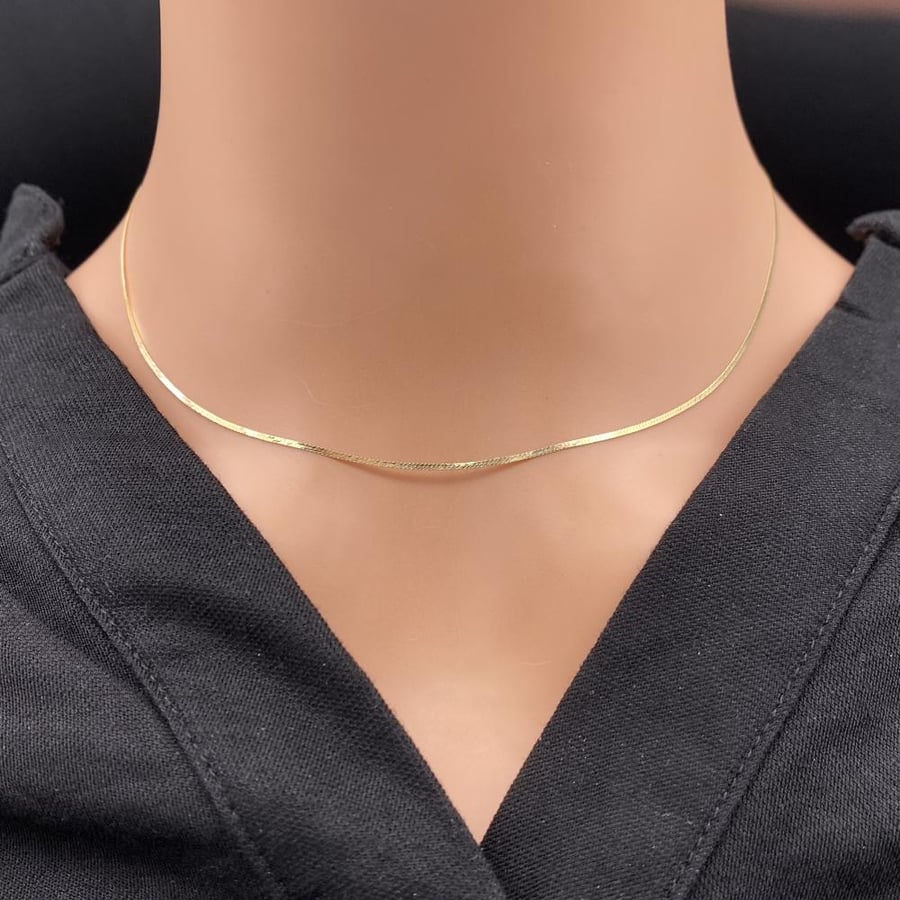 18k gold necklace, weight 1.14 grams