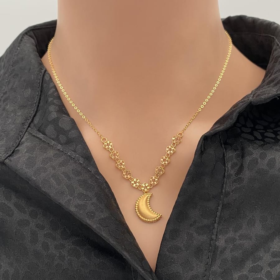 عقد ذهب عيار 21 الوزن 3.62 جرام