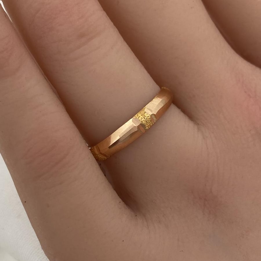 21 karat gold ring, weight 1.15 grams