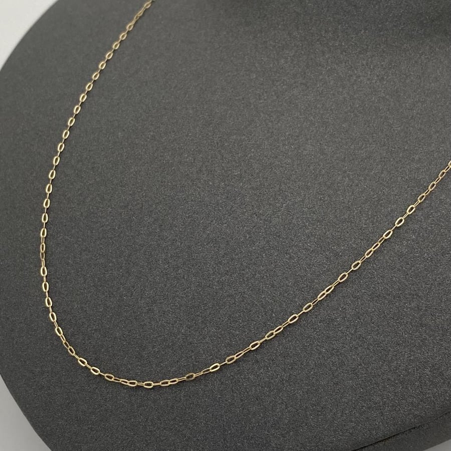 21-karat gold chain, weight 0.98 grams