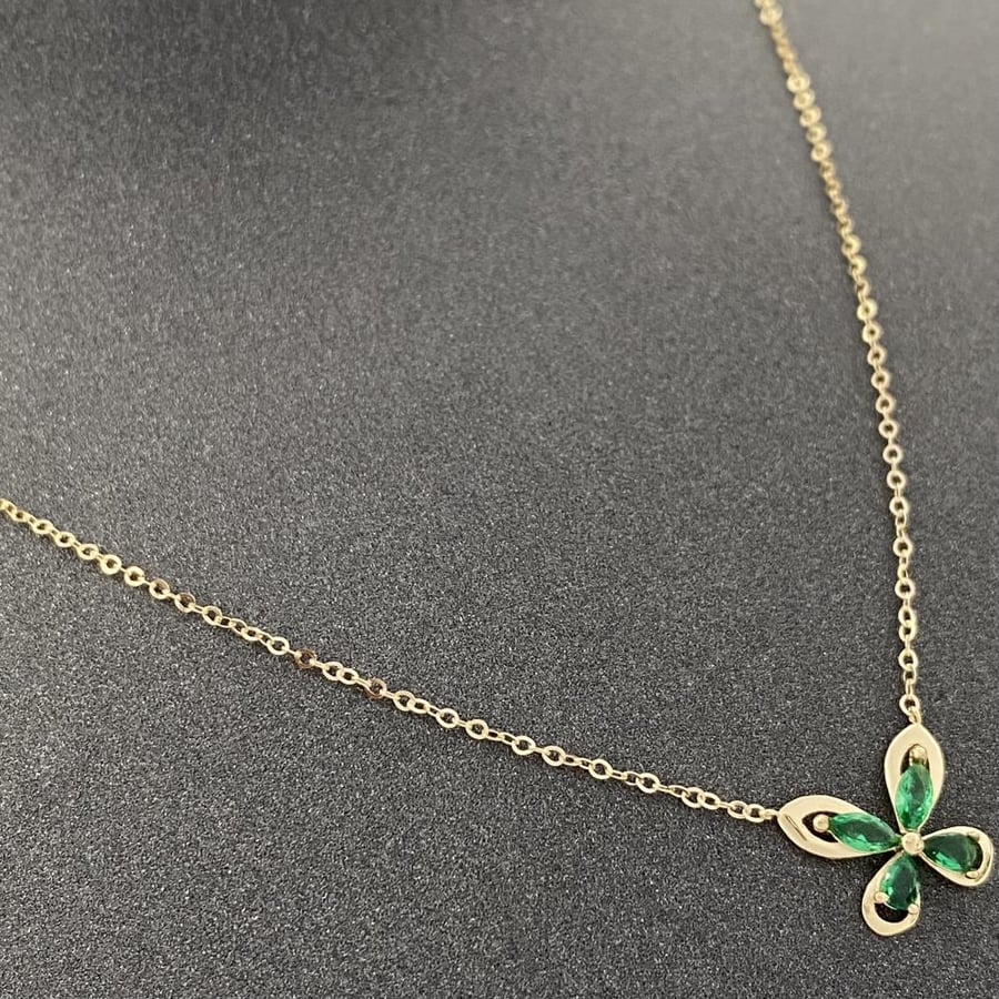 18-karat gold necklaces, weighing 2.94 grams