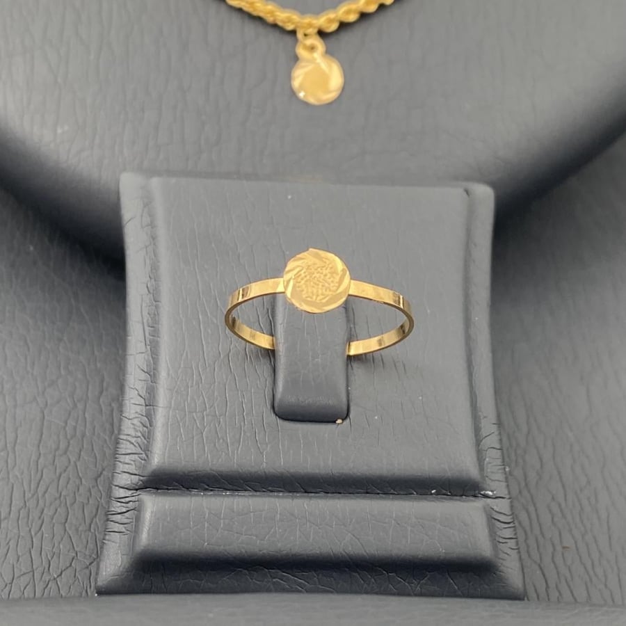 21 karat gold set, weight 8.72 grams