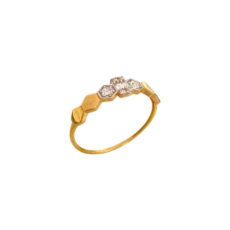18k gold ring, weight 0.96 grams