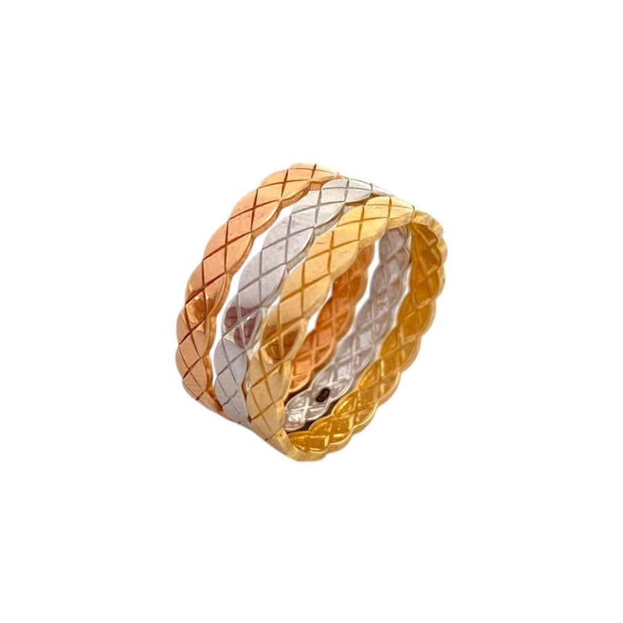 21 karat gold, weight 4.27 grams