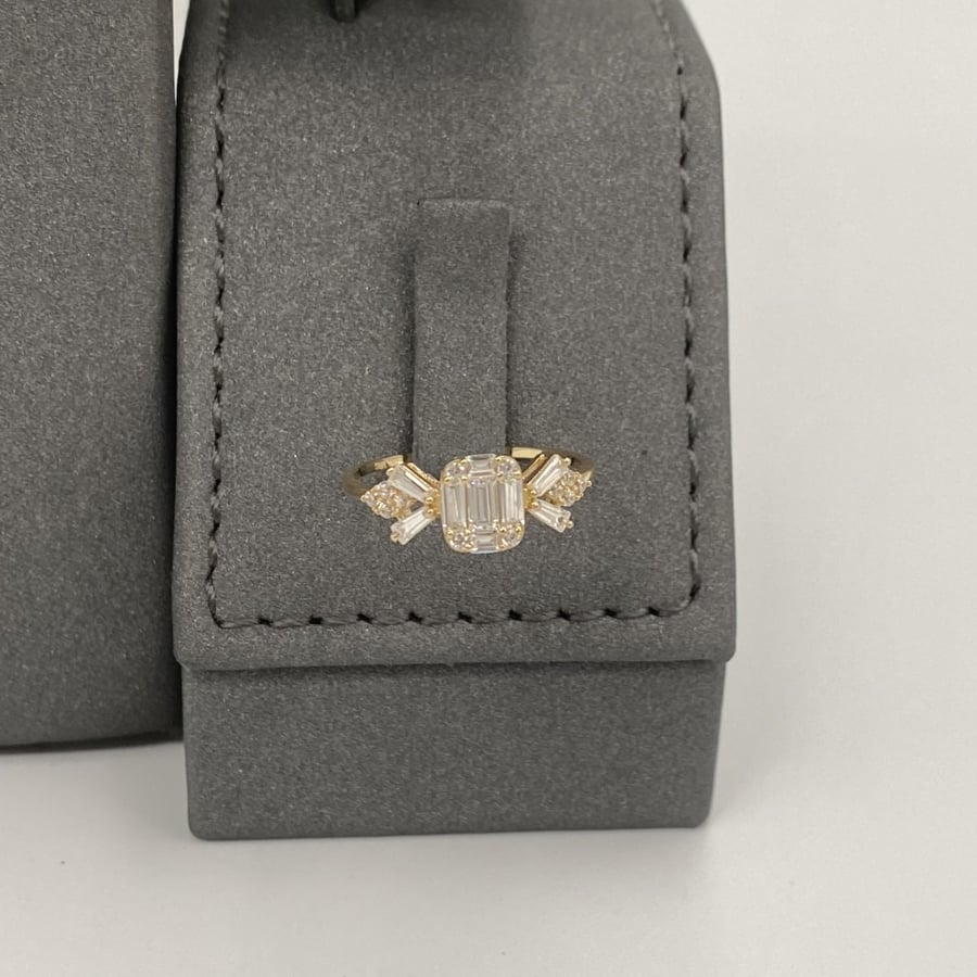 18k gold set, weight 7.7 grams