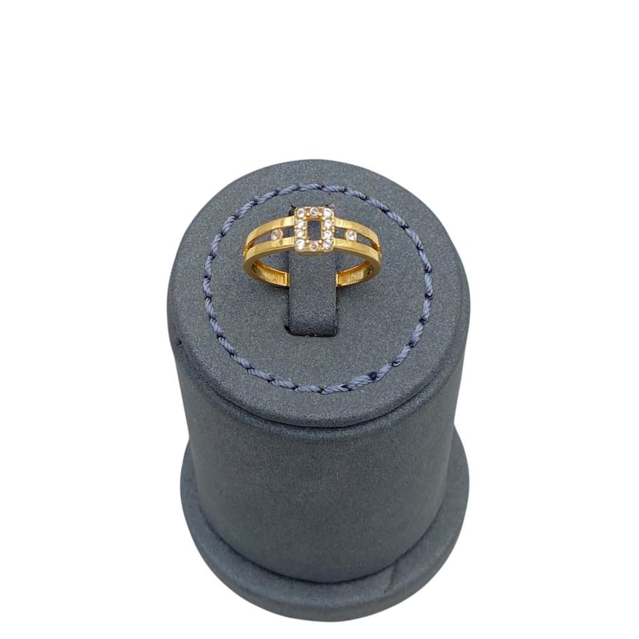 18-karat gold ring, weighing 1.80 grams