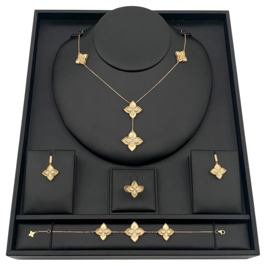 Wonderful 18 karat gold set, weight 22.1 grams