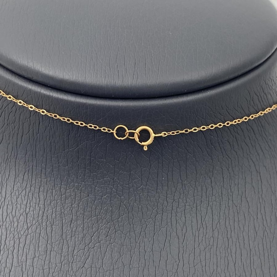 21 karat gold set, weight 8.44 grams