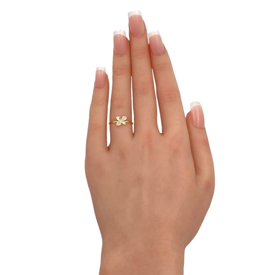 18 karat gold ring, weight 0.83 grams