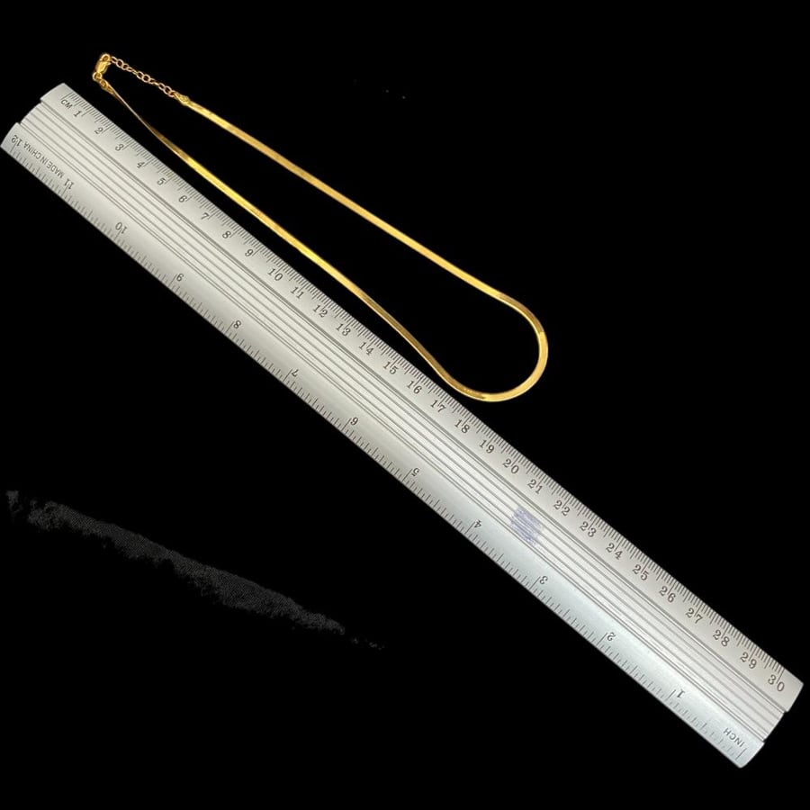 21k gold flat necklace, weight 5.48 grams