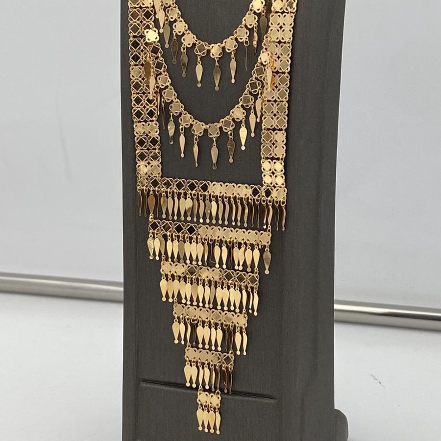 عقد ذهب عيار 21 الوزن 9.59 جرام