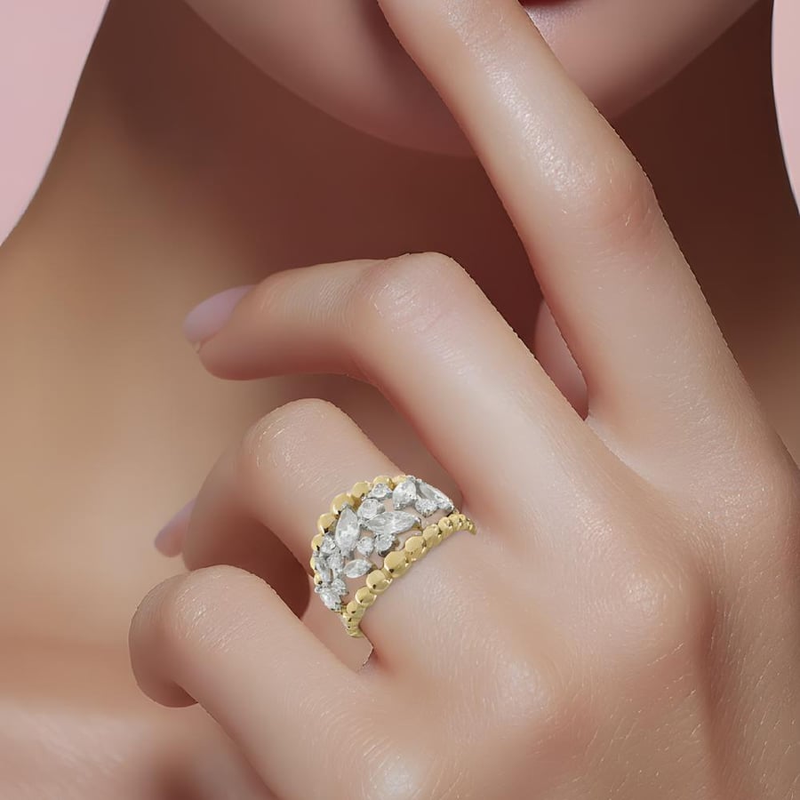 18-karat gold ring, weighing 2.40 grams