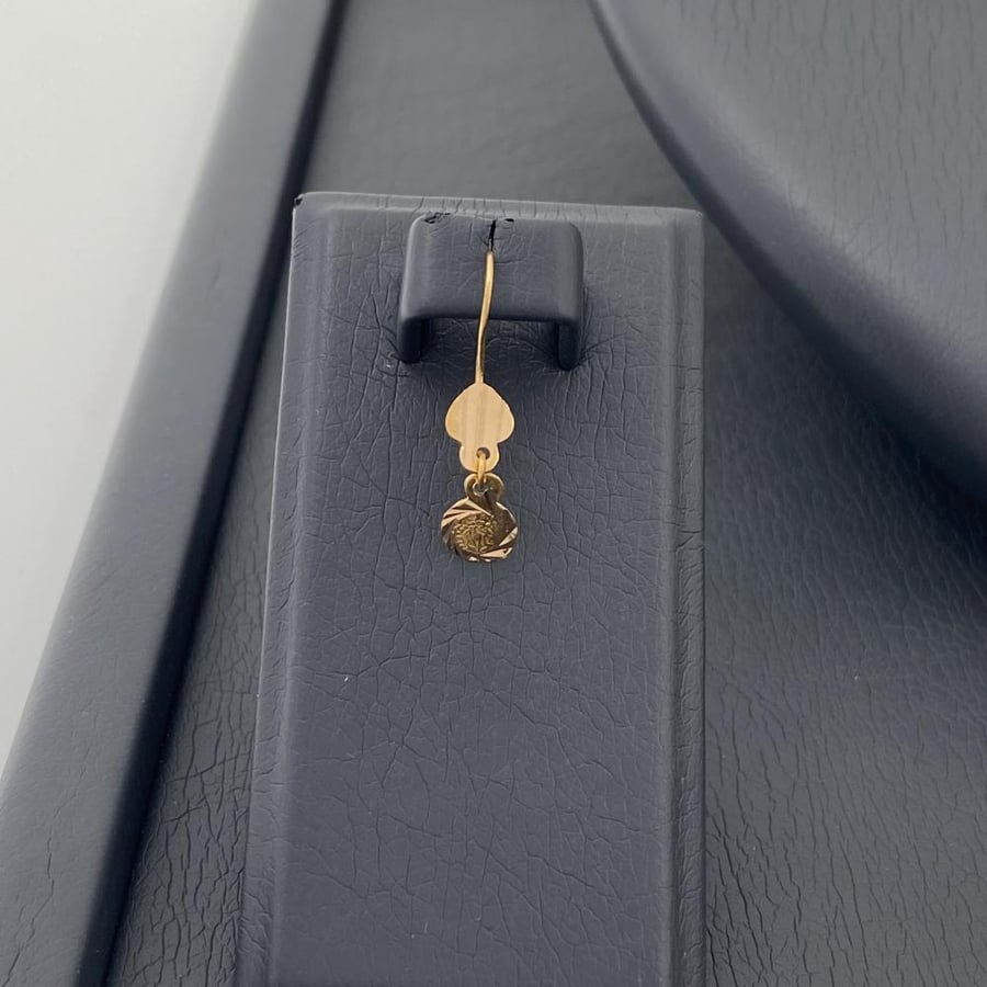 21 karat gold set, weight 8.72 grams