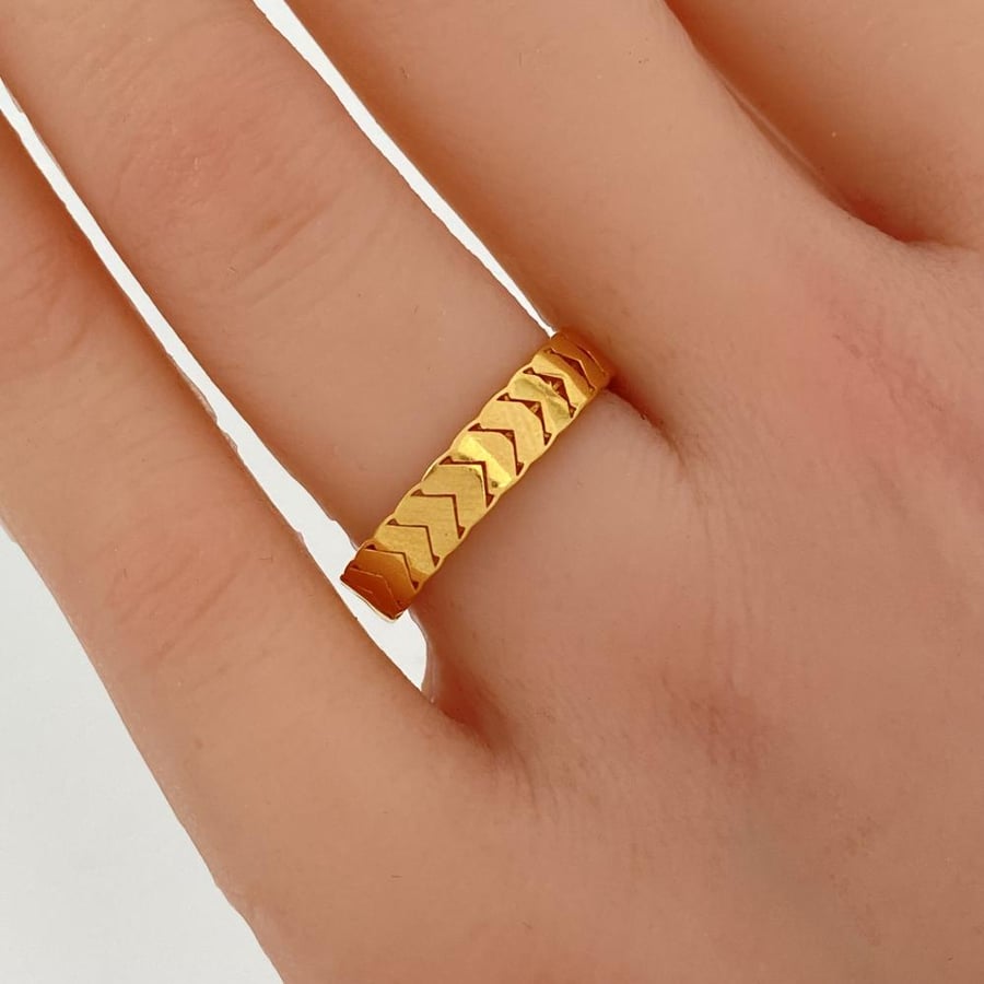 21 karat gold ring, weight 2.14 grams