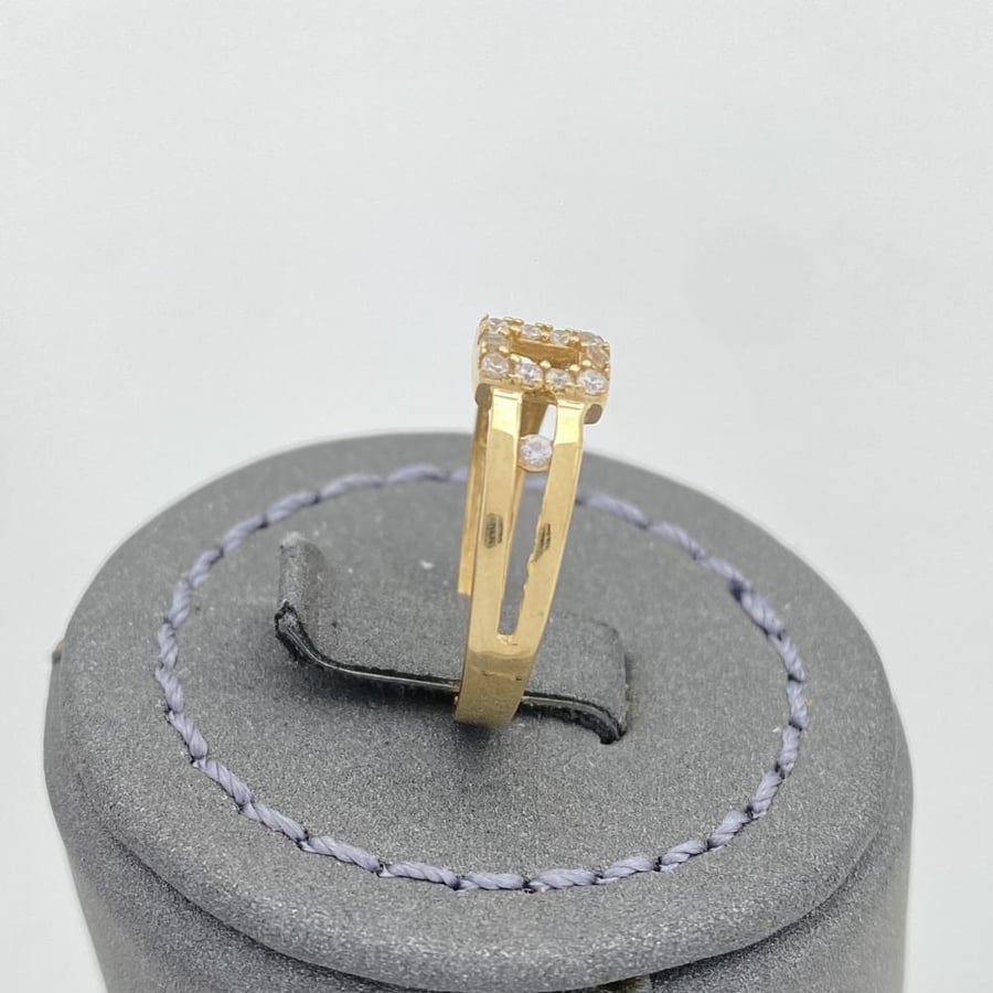 18-karat gold ring, weighing 1.80 grams