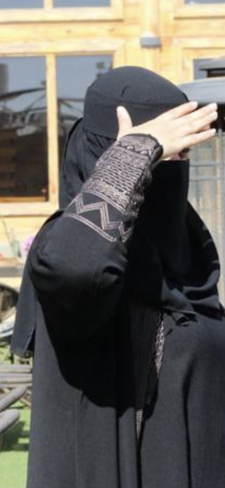 عبايه يوم التأسيس +فستان +طرحه