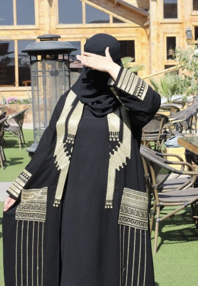 عبايه اليوم الوطني مع طرحه