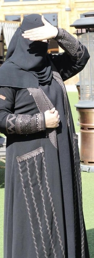 عبايه يوم التأسيس +فستان +طرحه
