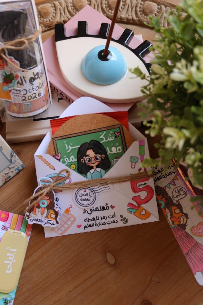ظرف مفتوح مع قاعدة كوب وظرف كابتشينو