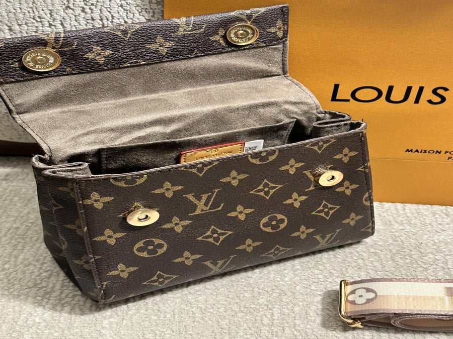 شنطة لوي فيتون كلوني ميني  20x16