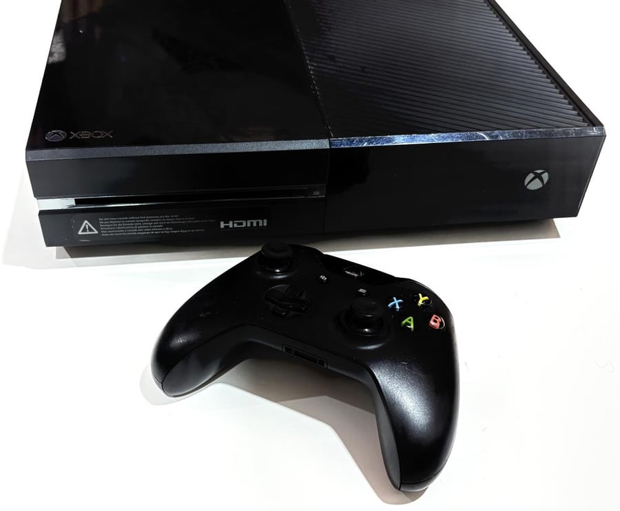 اكس بوكس ون مستعمل ٥٠٠ قيقه (XBOX)