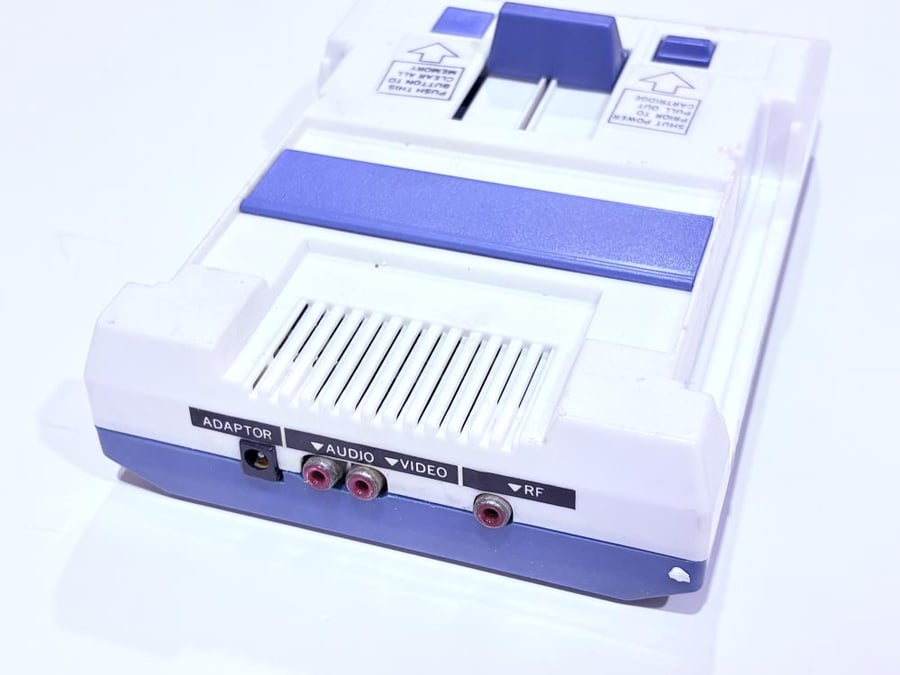 جهاز العائله اصدار سنة 98 (Family Computer) مع شريط العاب فيها كابتن ماجد عربي