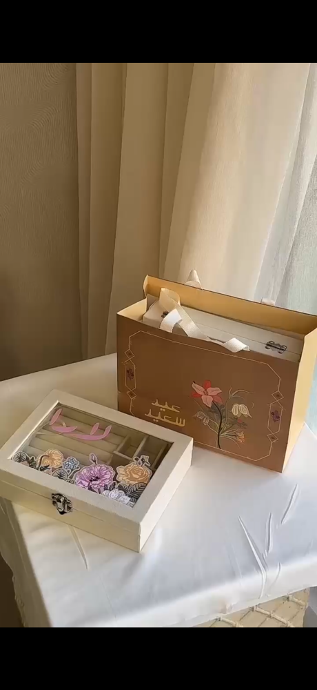 علب مجوهرات مع الكيس وتخصيص اسم
