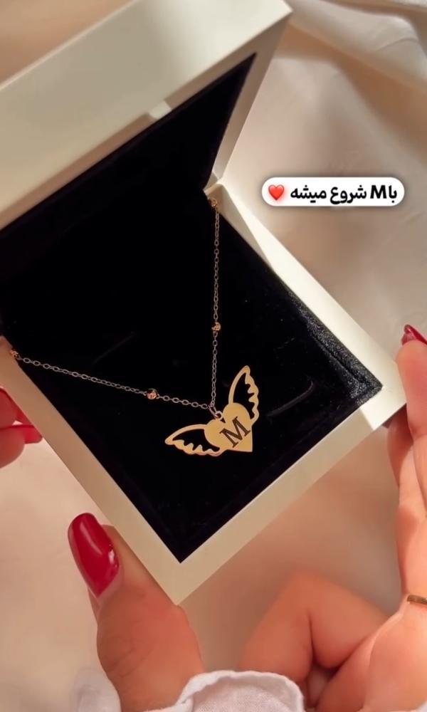 سلسال جناحين مع قلب تصميم حسب الطلب