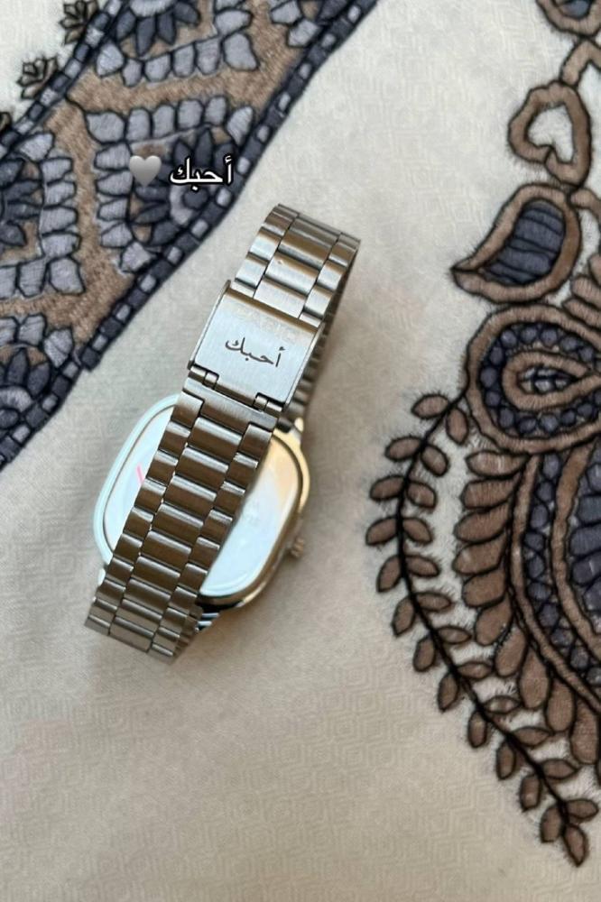 ساعات بالاسم حسب الطلب