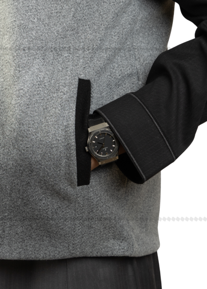 Black / Gray - Front pocket