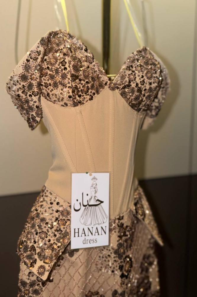 فستان نبيله