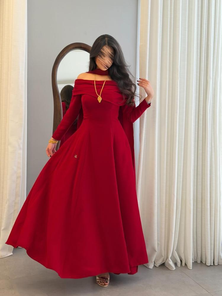 فستان سهرة باكمام طويل أنيقه
