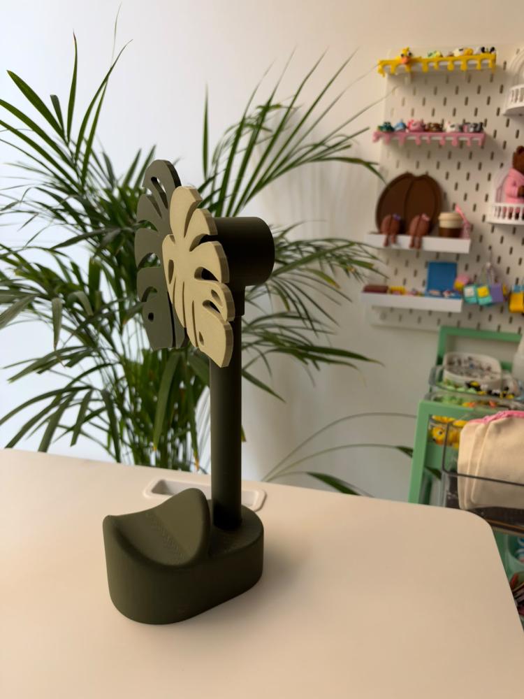 حامل سماعة ويد تحكم بتصميم مونستيرا | Monstera Gaming Headset & Controller Stand