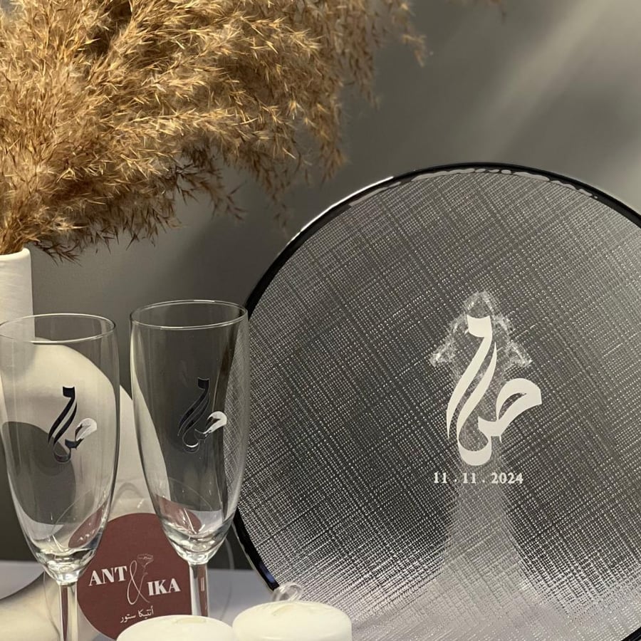 A transparent silver set