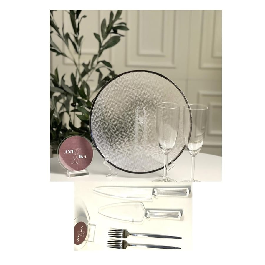 A transparent silver set