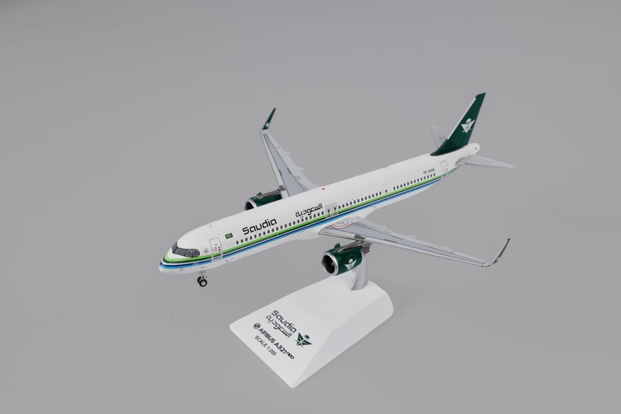 مجسم طائرة A321 قياس 1/200 - أبيض