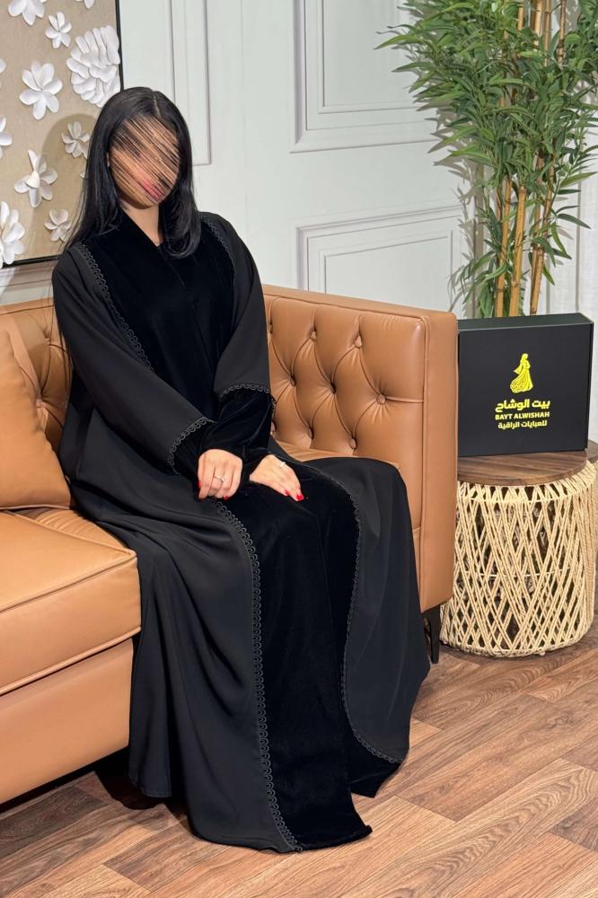 عباية هنوف سوداء كوبرا مع مخمل أصلي وطرحة مجانية