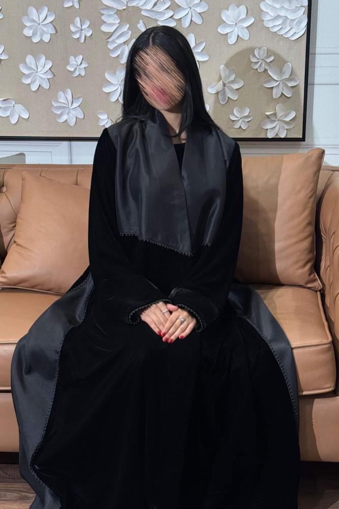 موديل عباية ملك نص كلوش مخمل لمتجر عبايات أونلاين